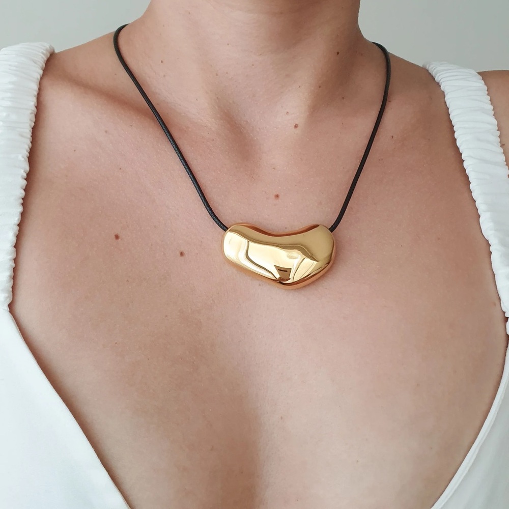 NEW 18K GOLD PLATED CHUNKY HEART PENDANT – DESIGNER BEAN STYLE NECKLACE - Picture 2 of 7